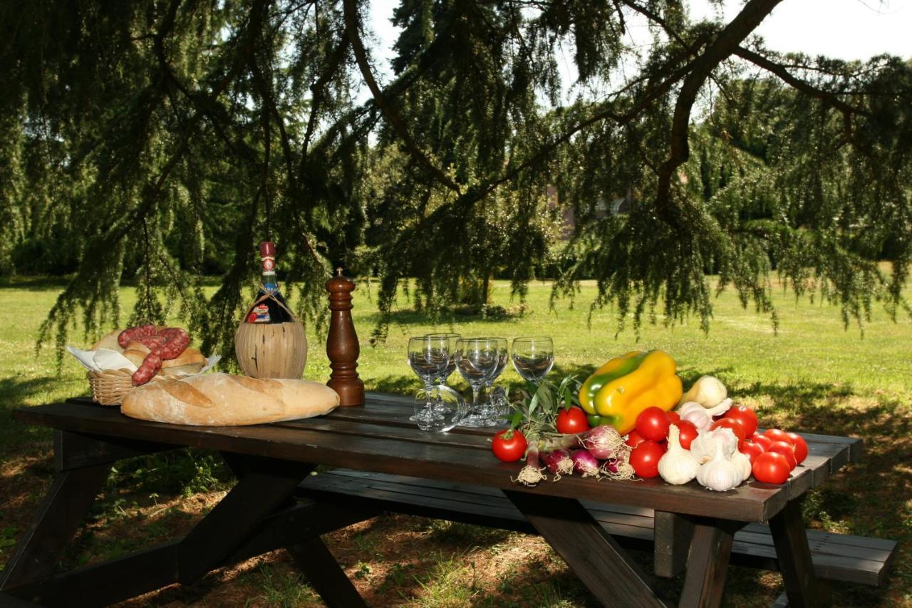 Castello Di - Residenza D'epoca Couette-café 4*