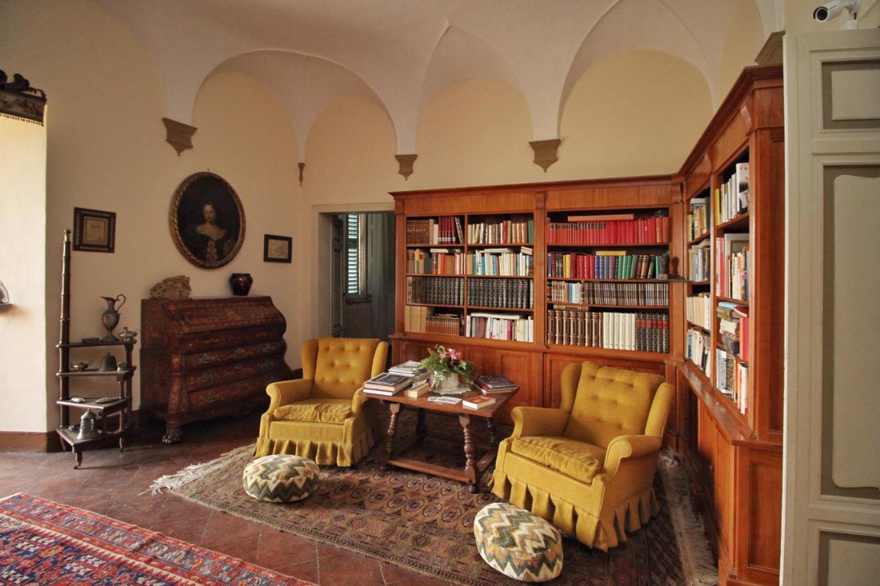 Castello Di - Residenza D'epoca Bed & Breakfast