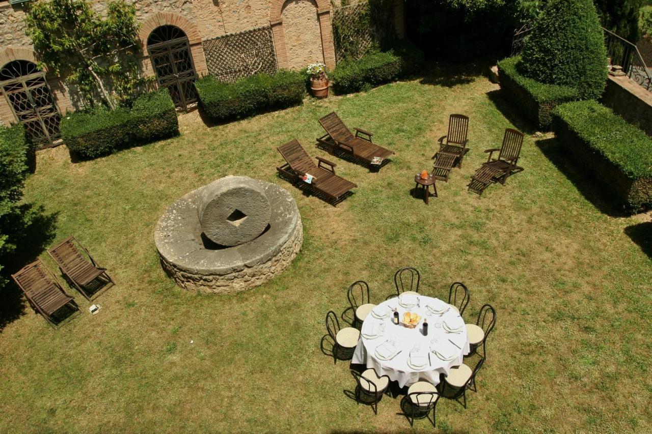 Castello Di - Residenza D'epoca Bed & Breakfast