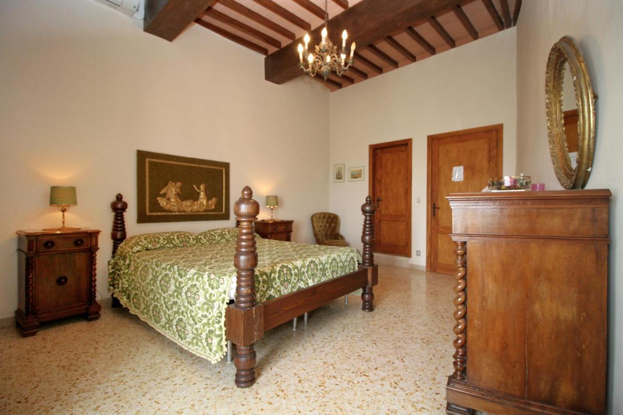 Castello Di - Residenza D'epoca Bed & Breakfast Sovicille