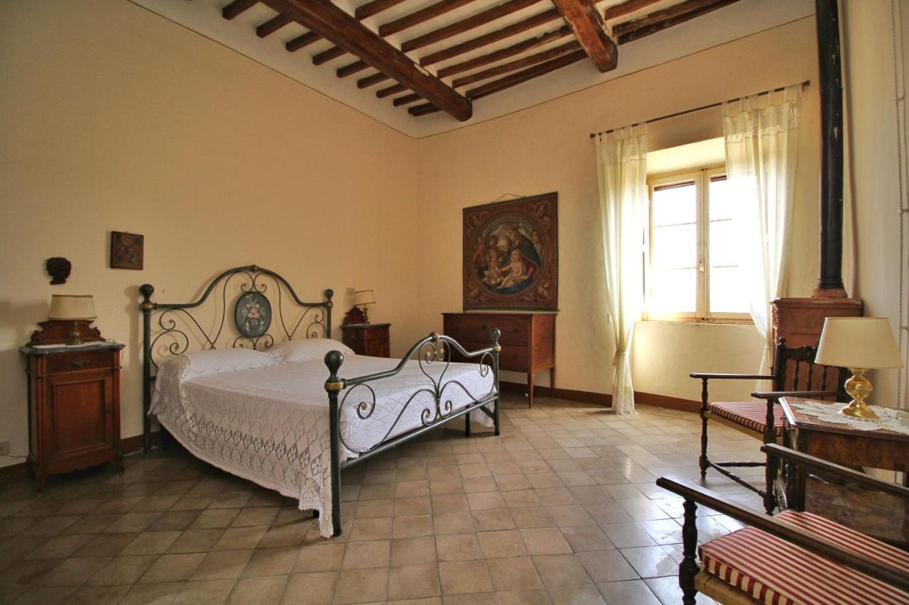 Castello Di - Residenza D'epoca Bed & Breakfast Sovicille