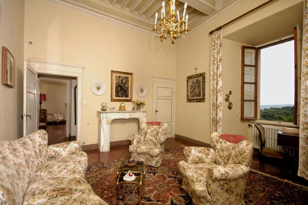 Bed & Breakfast Castello Di - Residenza D'epoca 4*