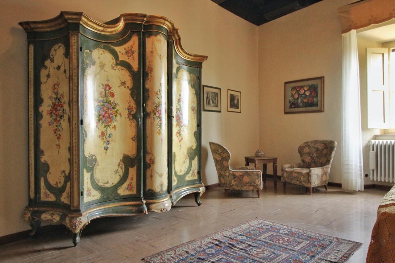 Castello Di - Residenza D'epoca