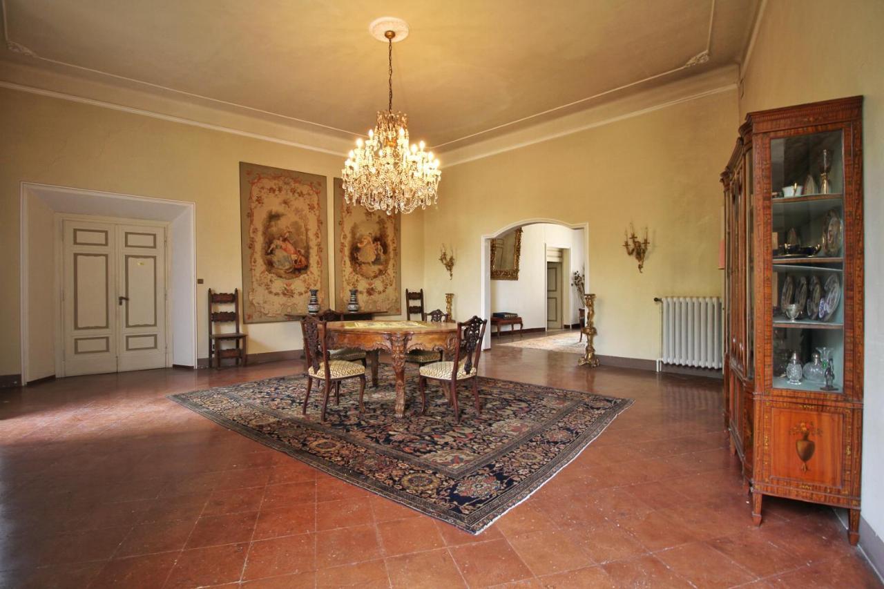 Castello Di - Residenza D'epoca Bed & Breakfast 4*