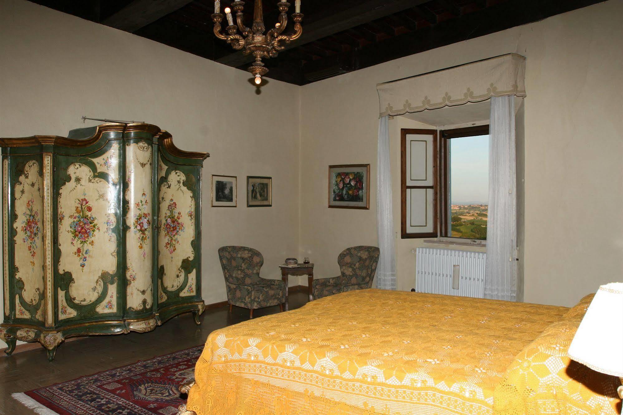 Castello Di - Residenza D'epoca