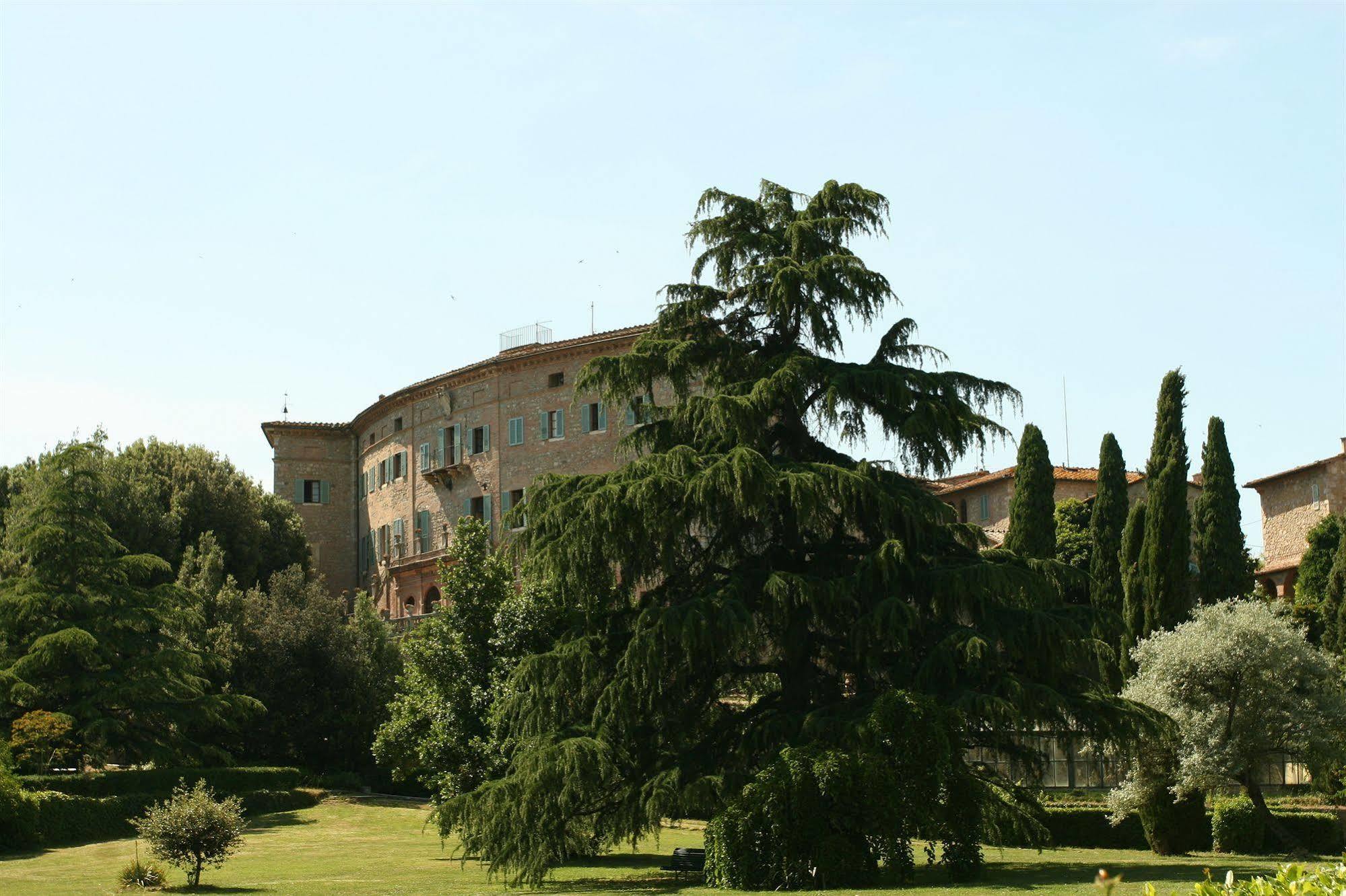 Bed & Breakfast Castello Di - Residenza D'epoca 4*