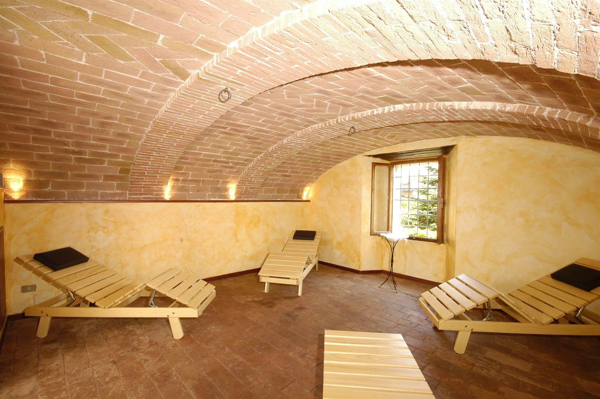 Castello Di - Residenza D'epoca Bed & Breakfast 4*